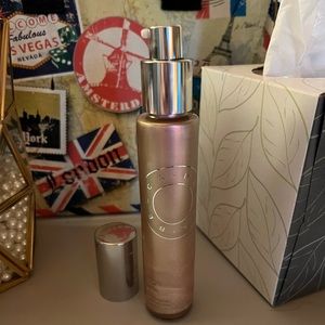Becca ignite liquified highlighter